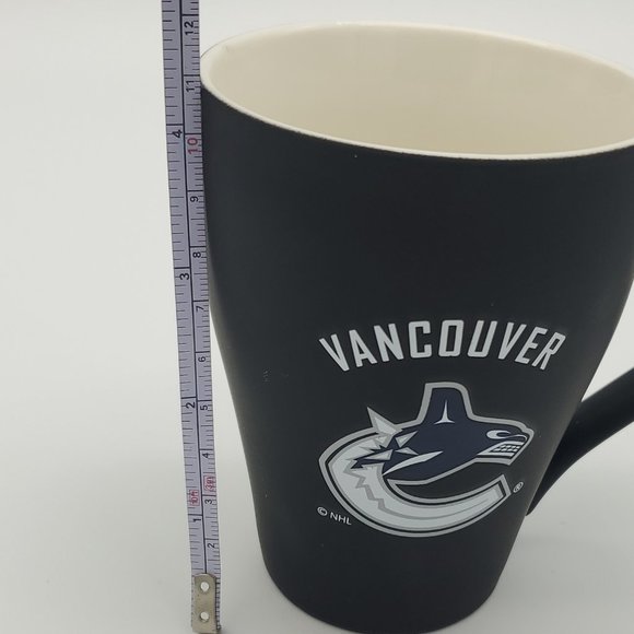 Vancouver Canucks Hockey Logo Mug Flat Black Brands Unlimited NHL 315ml / 11oz - Picture 7 of 7